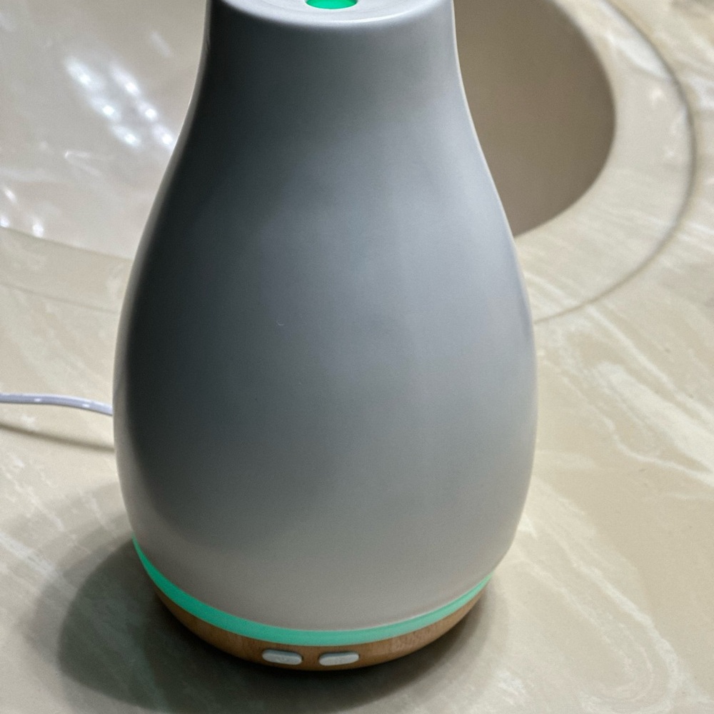 Essential Oil Diffuser - Picture 6 of 10